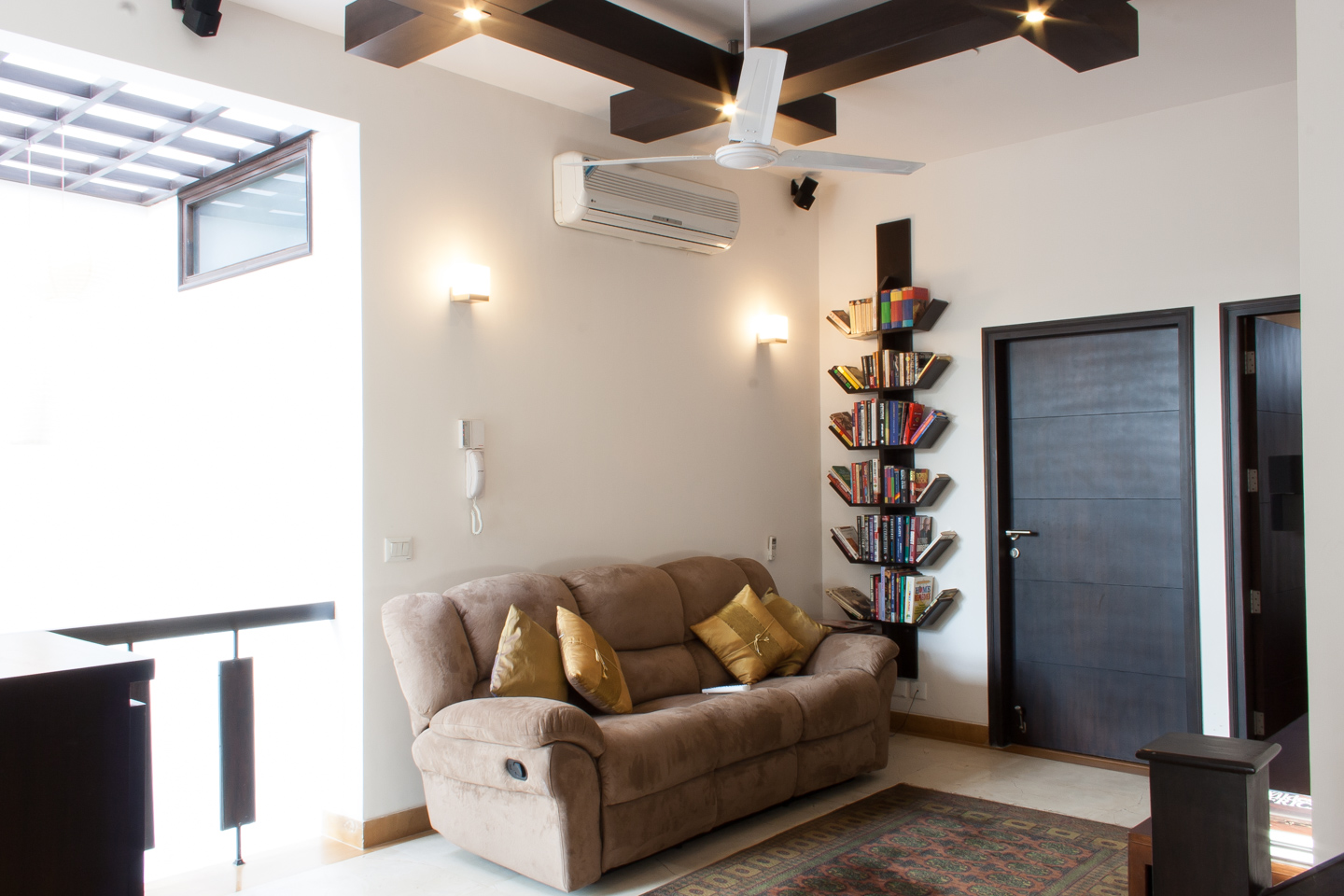 The first floor lounge