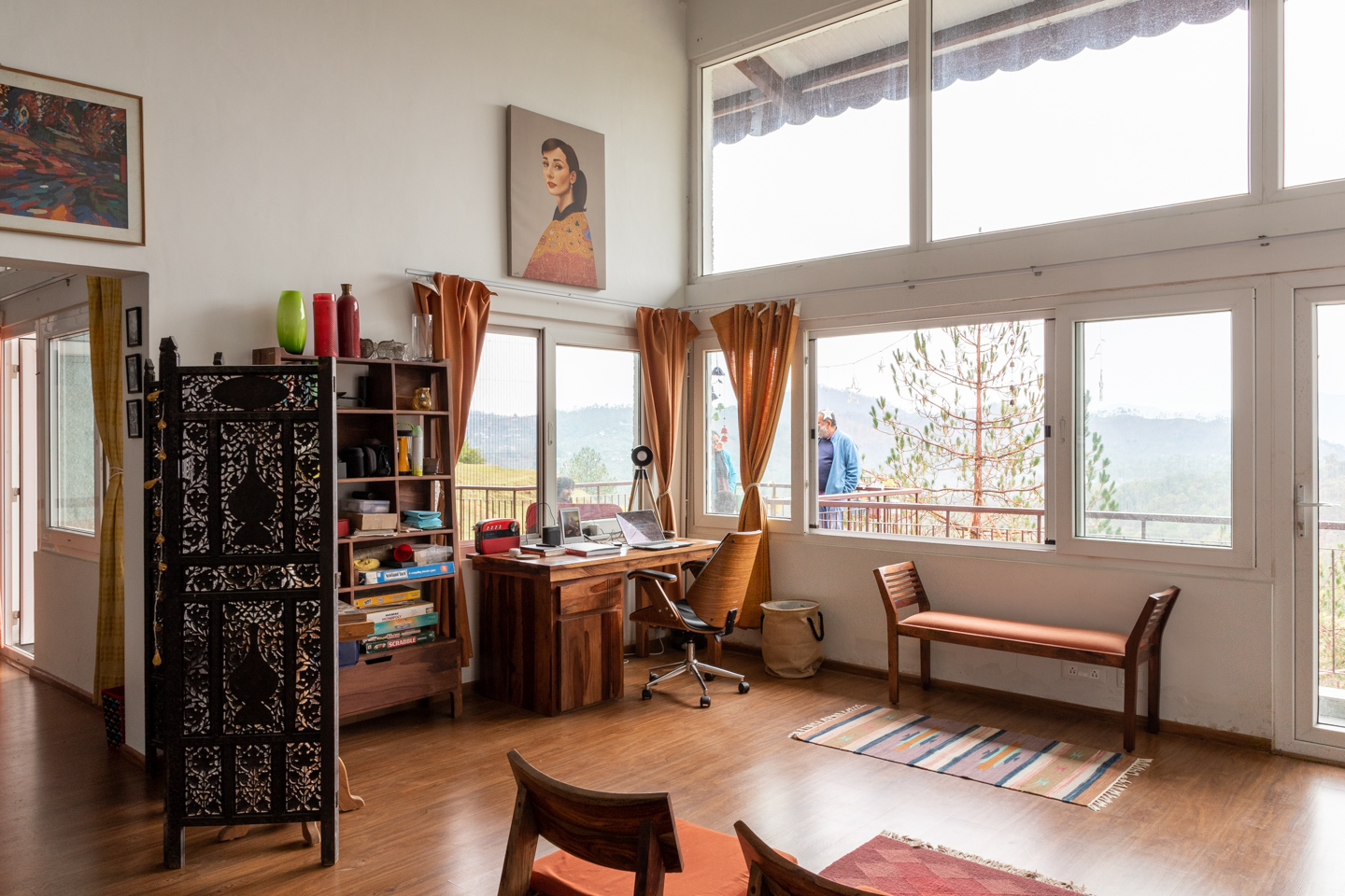 The study niche in the living room