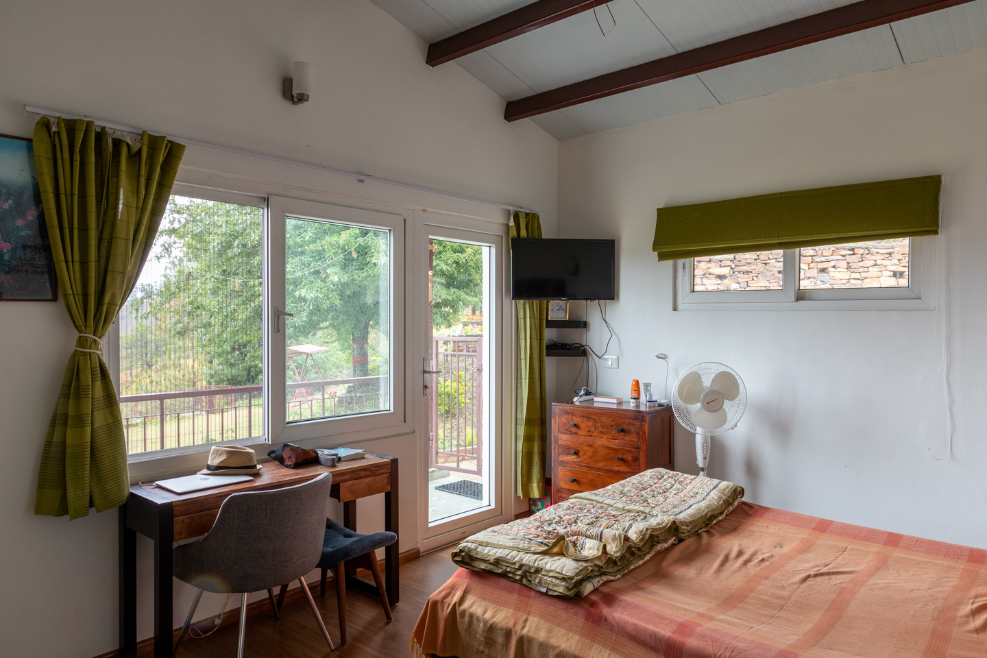 The north-east bedroom